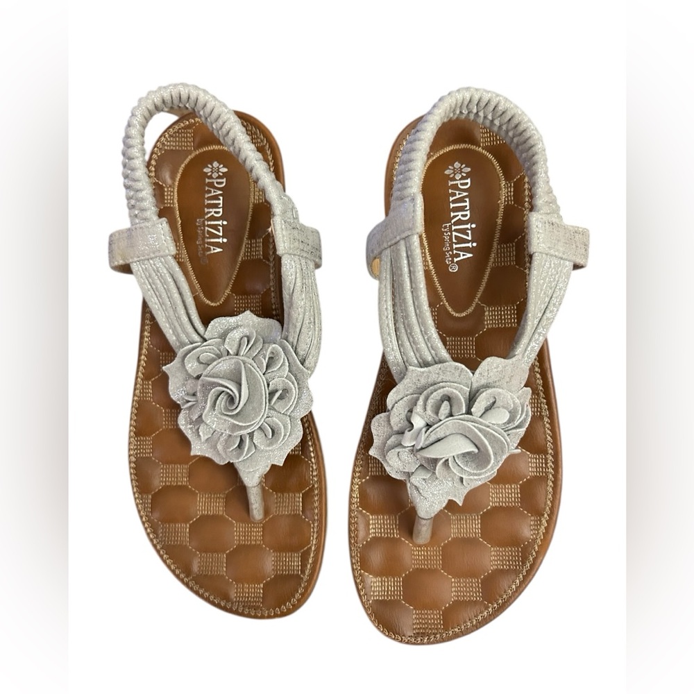 Patricia by Spring Step Silver Gray Floral T-Strap Sandals size 38. With Box